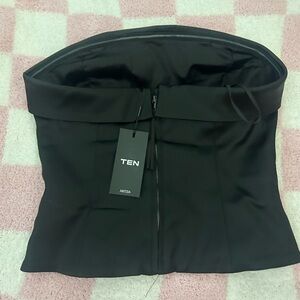 Aritzia Fitted Black Top